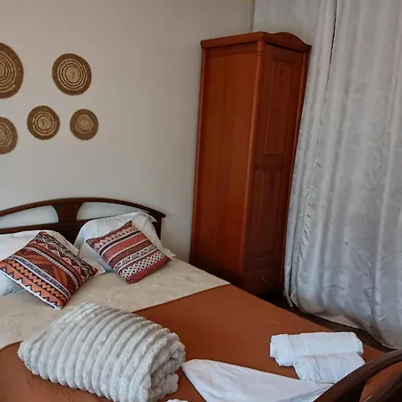 Kannon 1 5-minute Walk To Transport Options At The Pragal Terminal * Caparica